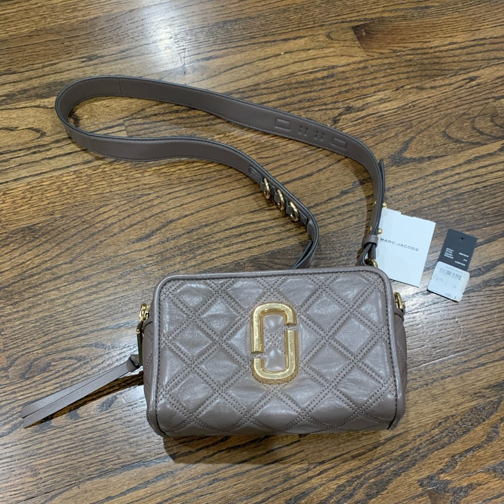 Good Condition Marc Jacobs Softshot 21 Quilted Leather Crossbody Bag Loam Soil